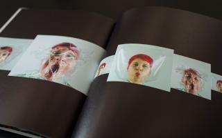 Simone Decker, Occuper dit-elle, 1998